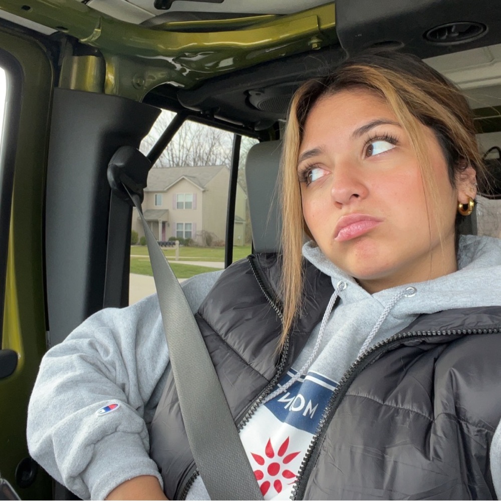 Meet your Posher, Alexis